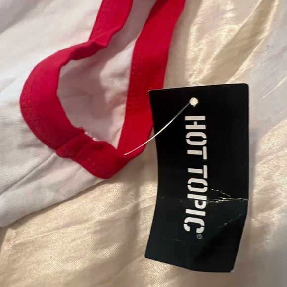 Hello Kitty red trim crop top tee in XL - Picture 4 of 6